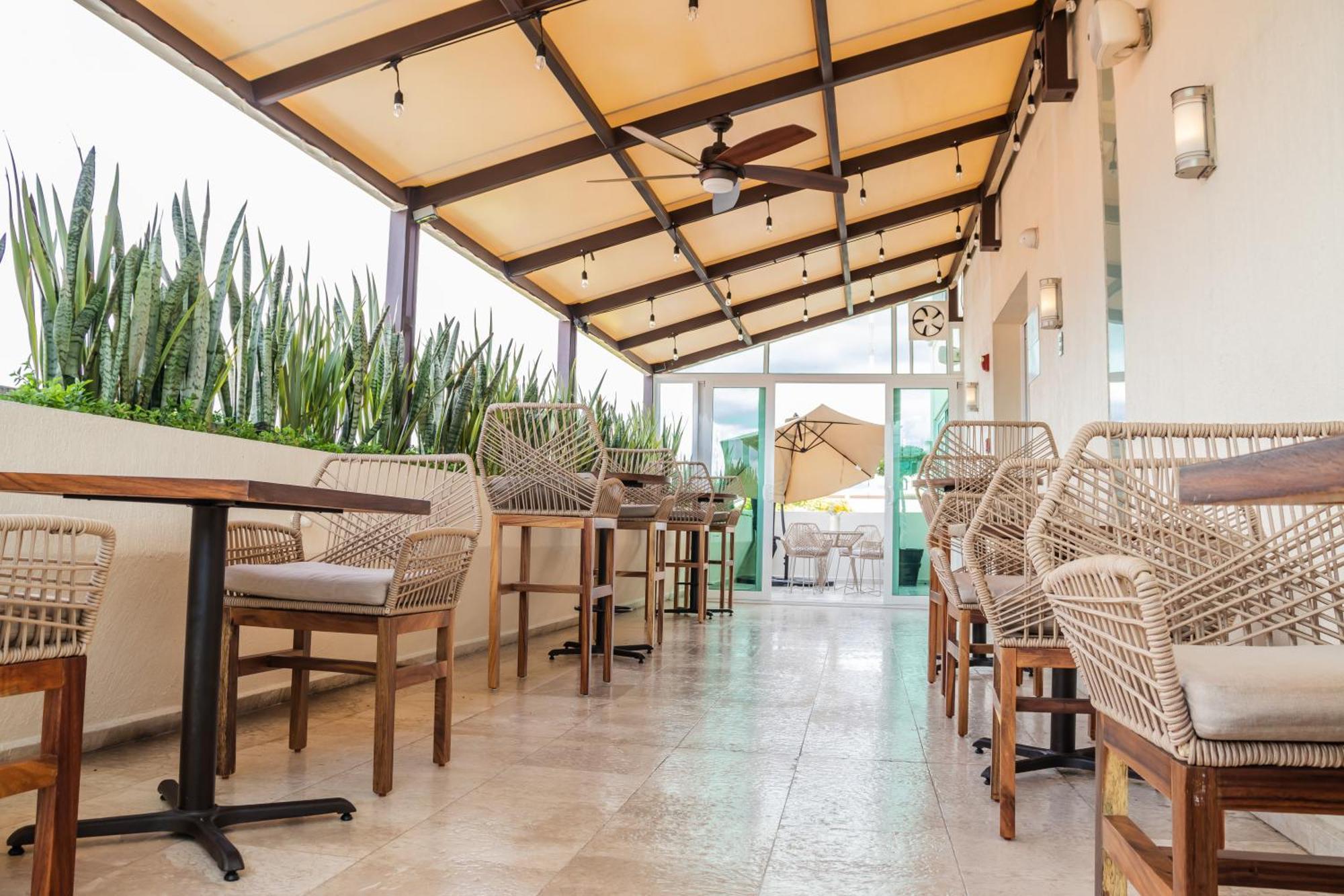 Hotel Zenith Tehuacán エクステリア 写真