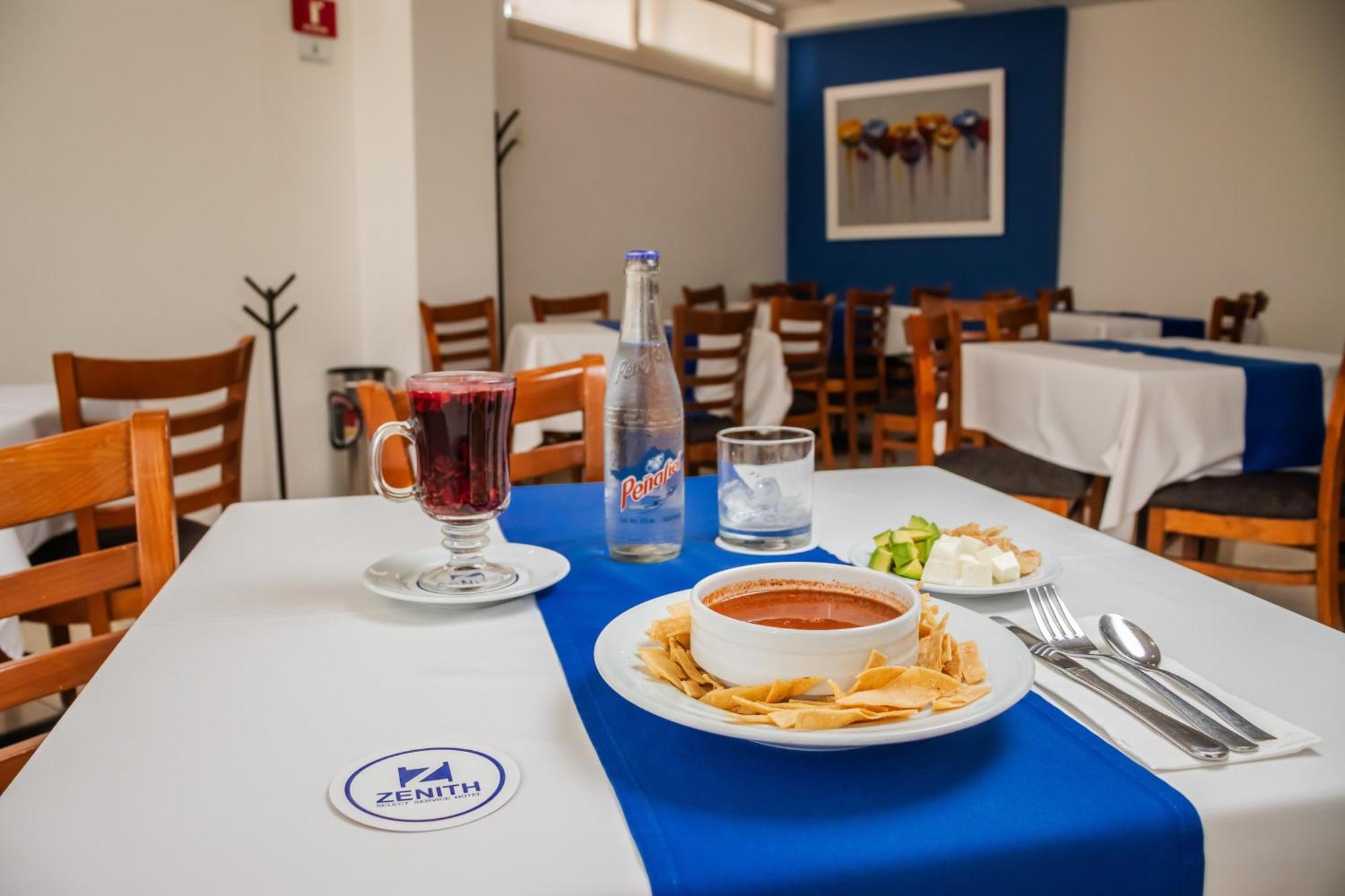 Hotel Zenith Tehuacán エクステリア 写真