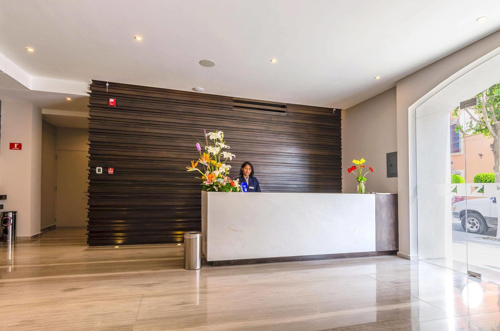 Hotel Zenith Tehuacán エクステリア 写真